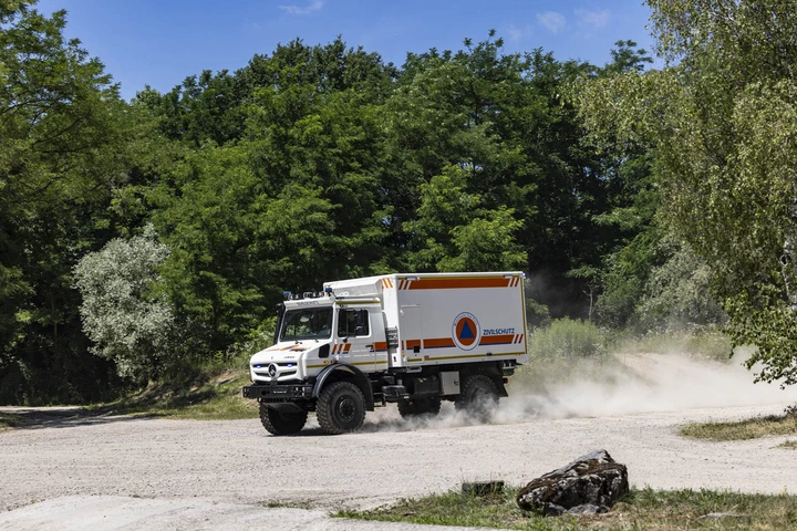 WAS-Shooting Unimog auf Textstrecke, fotografiert von Hagenhoff Werbeagentur Osnabrück
