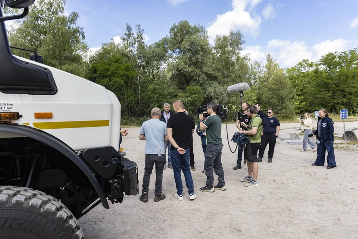 WAS-Shooting Unimog auf Textstrecke, fotografiert von Hagenhoff Werbeagentur Osnabrück